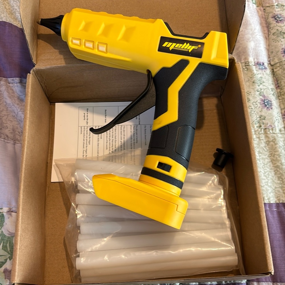 NWOT OPEN TO OFFERS Mellif Hot Melt Glue Gun
